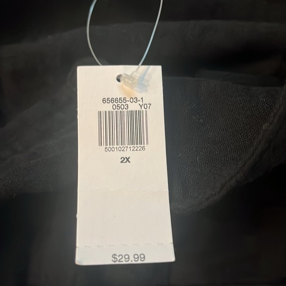 Old Navy plus size 2x woman’s button down short sleeve top. - Picture 8 of 8